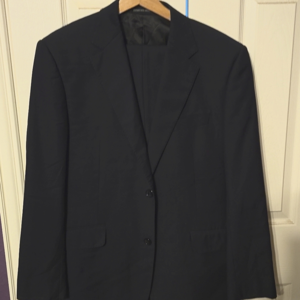 Giorgio Armani suit size 40 regular